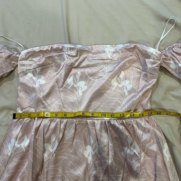 Pilialoha Off-Shoulder dress in Blush Ginger - Picture 4 of 8